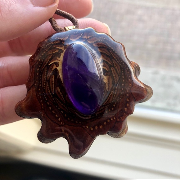 Third Eye Pinecone Pendent - Picture 3 of 4